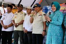 Bersama TP PKK, Kasatgas Tito Karnavian Turun Langsung Bantu Warga Terdampak di Aceh Tamiang