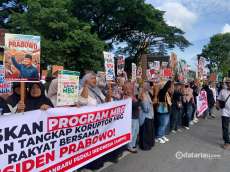 Emak-Emak Pekanbaru Turun ke Jalan Minta Program MBG Tetap Dilanjutkan